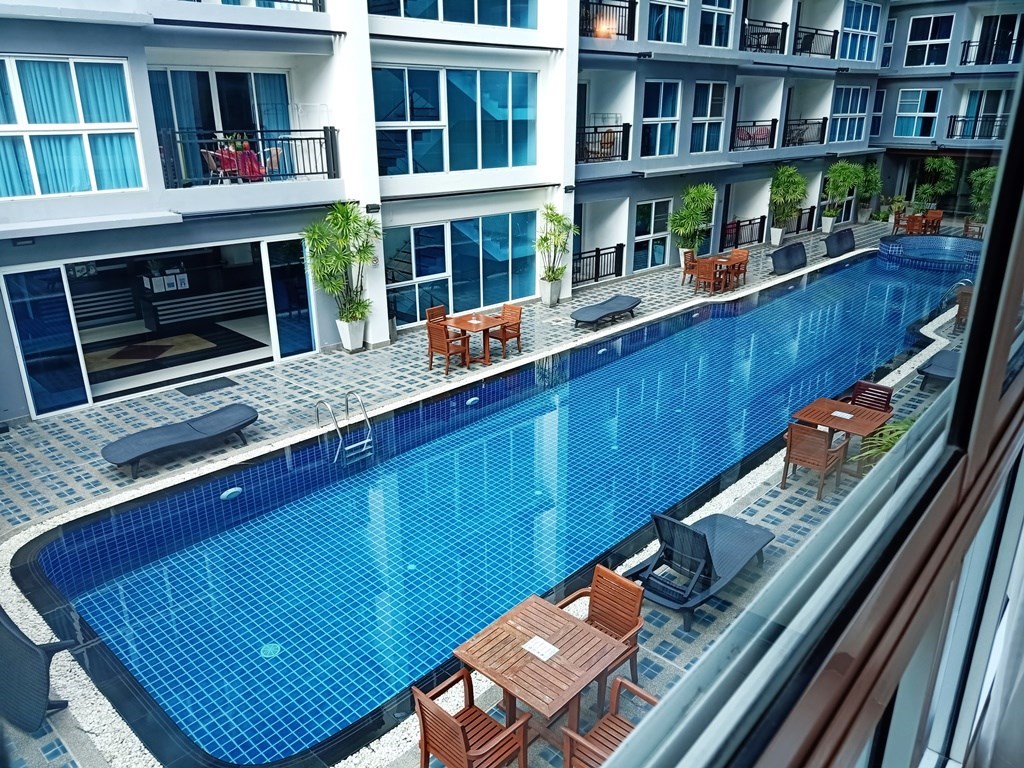 ONE BEDROOM CORNER UNIT POOL VIEW IN CENTRAL PATTAYA - Condominium - Pattaya Central - 