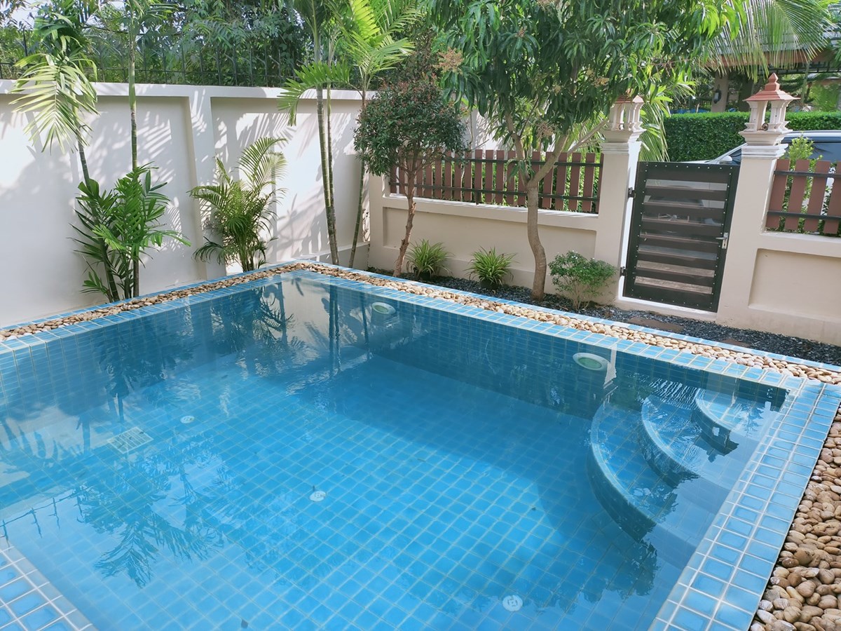 A nice family villa with private pool for sale at Na Jomtien - House - Wat Yannasangwararam - 