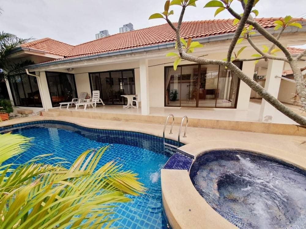 POOL VILLA JOMTIEN FOR RENT - House - Chaiyaphruek - 