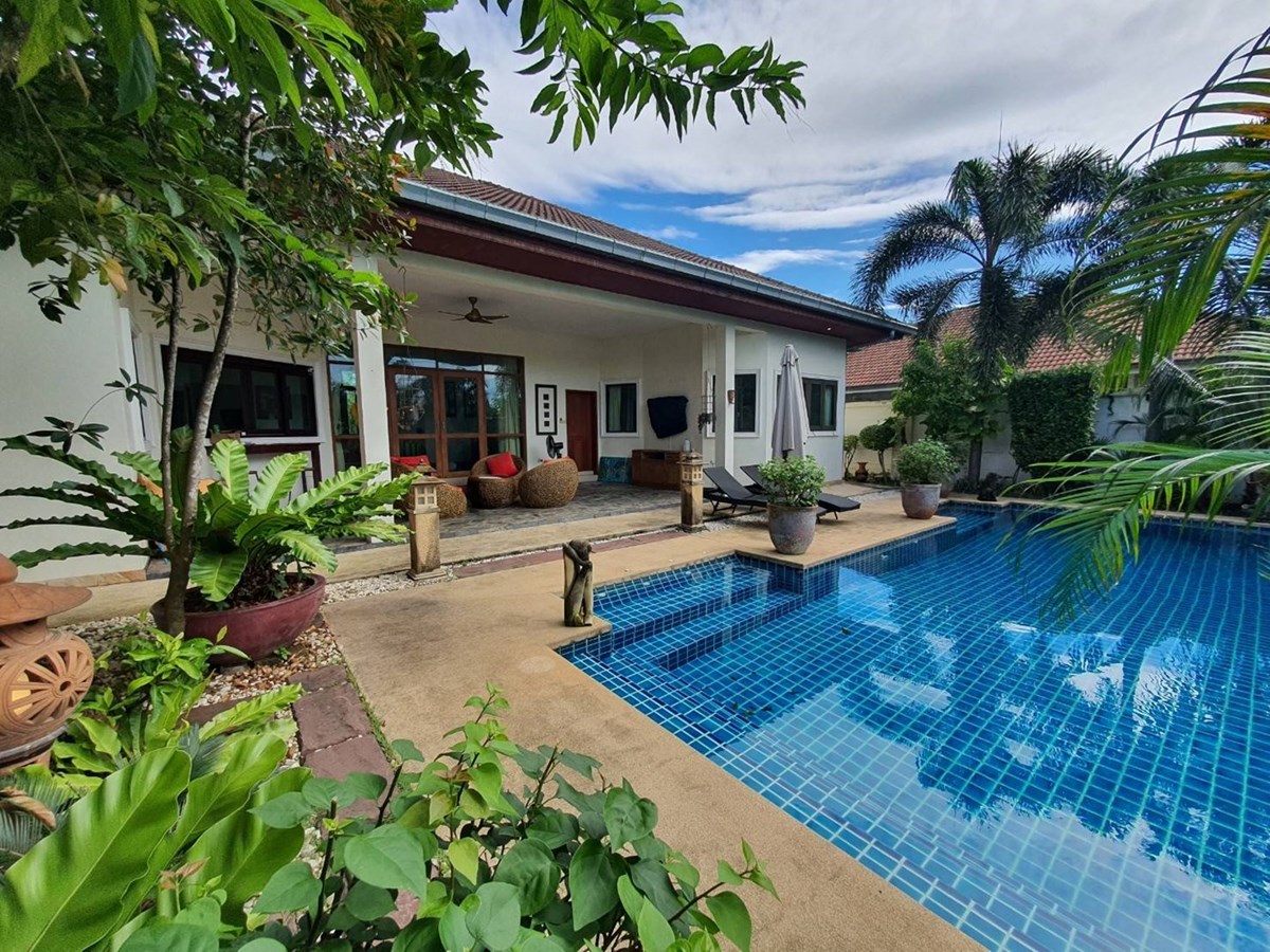 Large Beautiful Family Villa with Private Pool in Nong Pla Lai - House - Nong Pla Lai - 