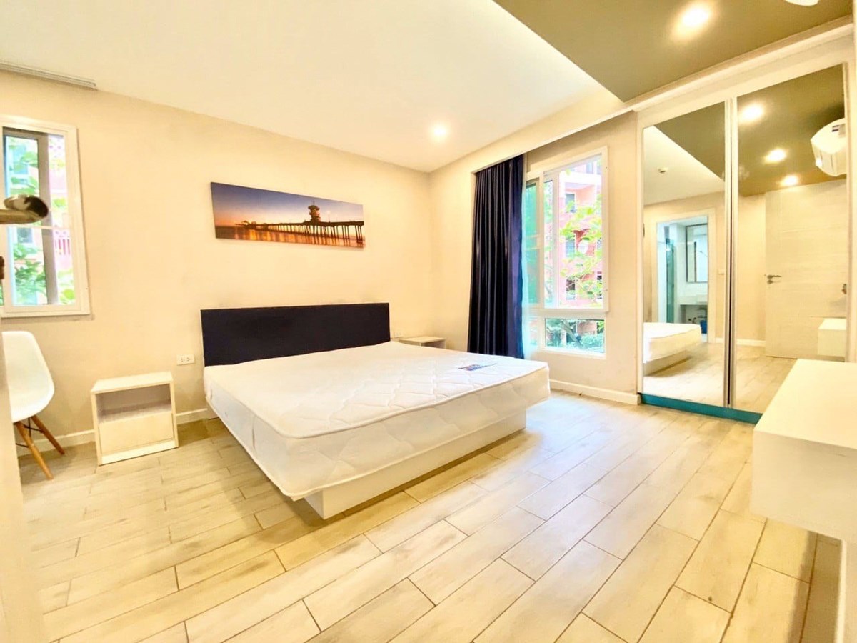Large 1 bedroom unit pool view for sale at Seven Sea condo - Condominium -  - 